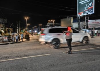 Memastikan Arus Balik Lancar Perayaan Lebaran, Kapolres Simalungun Pimpin Langsung Pengaturan Arus Lalu Lintas Sampai Larut Malam.