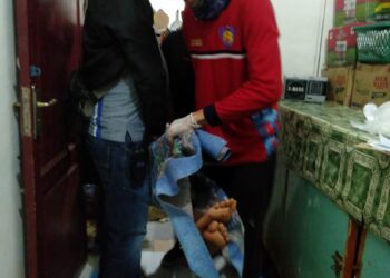 Wanita Tua Terpeleset & Terkunci 5 Hari Dirumahnya Polsek Siantar Martoba Bantu Selamatkan.