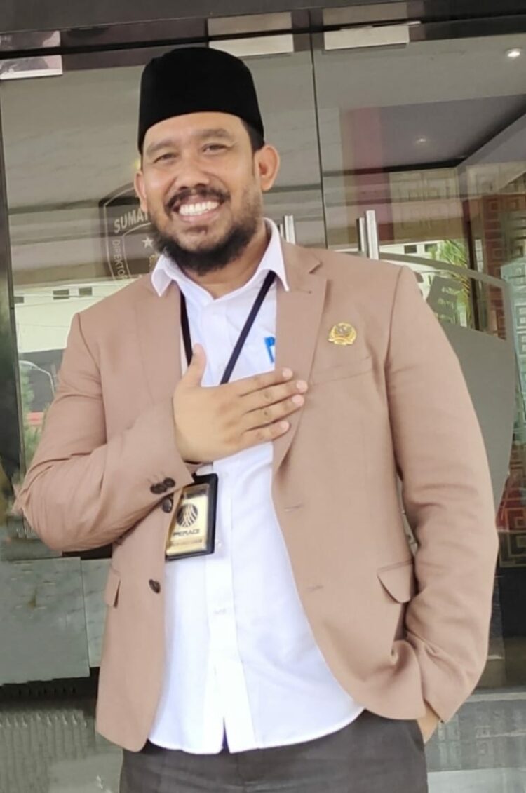 Mas,ud, SH, MH, CPM.CPCLE.CPL.Adv. Menjadi Kuasa Hukum.
