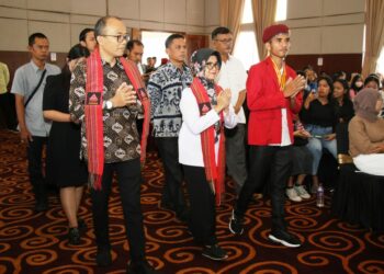 Wali Kota dr. Susanti Dewayani SpA Hadiri Seminar & Pelatihan Kewirausahaan Dengan Bentuk Stadium General Yang Dilaksanakan PMKRI Cabang Kota Pematangsiantar.