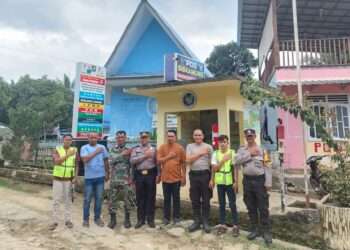 Polsek Tanah Jawa Polres Simalungun Lakukan Pengecekan Poskamling di Nagori Buntu Turunan untuk Jaga Keamanan.