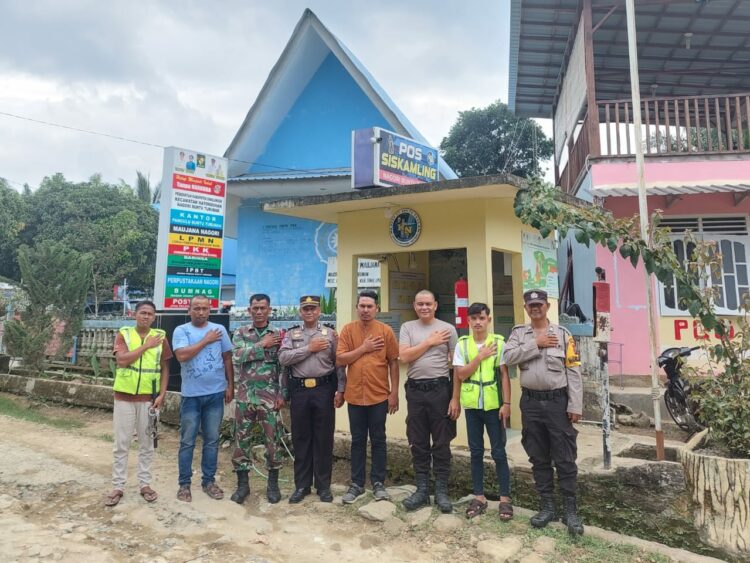 Polsek Tanah Jawa Polres Simalungun Lakukan Pengecekan Poskamling di Nagori Buntu Turunan untuk Jaga Keamanan.