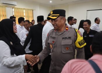 Polres Pematangsiantar Hadiri Pelantikan Anggota PPK Se - Kota Pematangsiantar.
