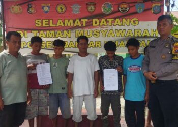 Polsek Bandar Khalifah Mediasi 4  Orang Remaja Yang Mencuri Kelapa Sawit Warga.
