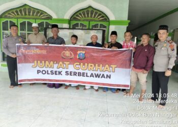 Kapolsek Dolok Batu Nanggar Gelar "Jumat Curhat" Bersama Jamaah Masjid Jamik Serbalawan.