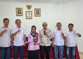 dr Susanti Bacalon Wali Kota Saat Foto Bersama Dengan Pengurus DPW Perindo Sumut. 