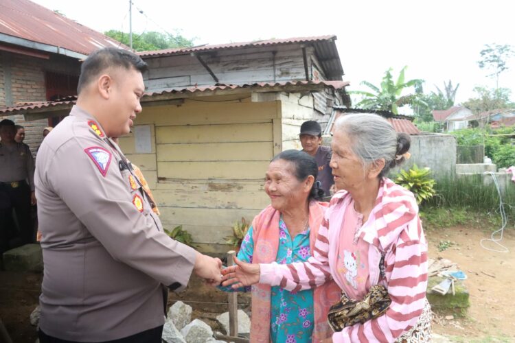 Kapolres Simalungun Resmikan Bedah Rumah Dalam Rangka Hari Bhayangkara Ke - 78.