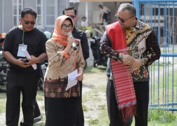 Wali Kota Pematangsiantar dr. Susanti Dewayani SpA Lepas Peserta Karnaval Jubileum 125 Tahun Zending HKBP Se - Distrik V Sumatera Timur.