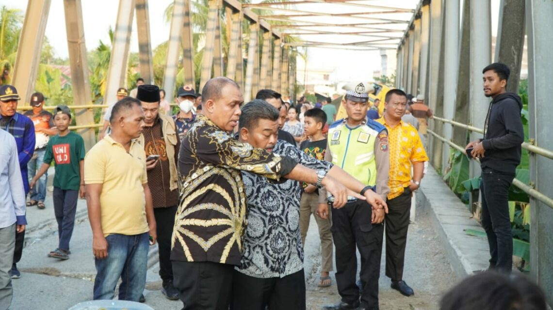 Pj. Bupati Langkat Tinjau Titi Ambruk di Batang Serangan.