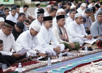 PJ. Walikota Tebingtinggi Shalat
Idul Adha di Lapangan Merdeka.