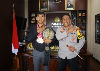 Kapolres Pematangsiantar Terima Audiensi Dengan Atlet One Pride MMA Ronal Siahaan.