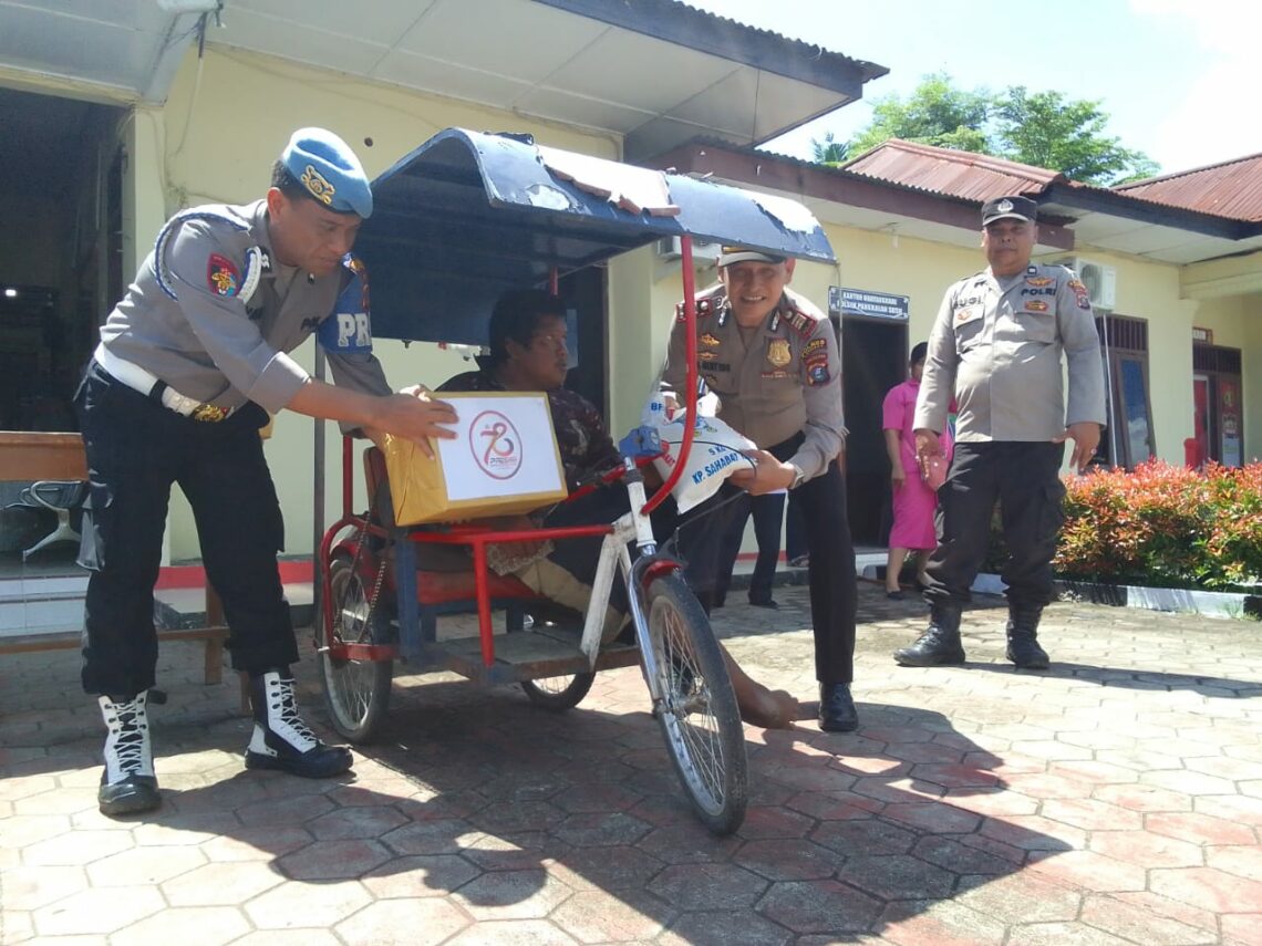 Polres Langkat Salurkan 70 Paket Bantuan Sosial dalam Rangka Hari Bhayangkara Ke - 78.