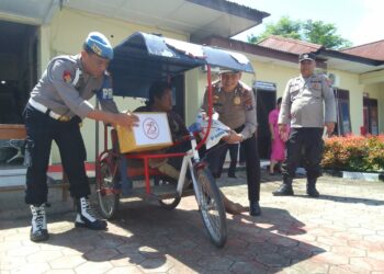 Polres Langkat Salurkan 70 Paket Bantuan Sosial dalam Rangka Hari Bhayangkara Ke - 78.