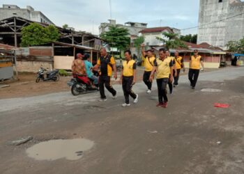 Kapolsek Perdagangan Pimpin Apel Pagi & Olahraga Bersama Untuk Sinergi & Kebugaran.