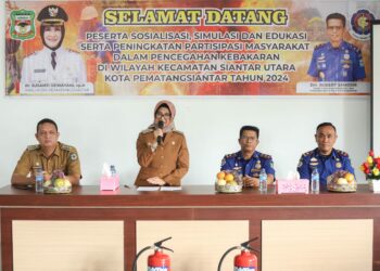 Wali Kota Pematangsiantar dr. Susanti Dewayani SpA Buka Sosialisasi & Edukasi Pemberdayaan Masyarakat Dalam Pencegahan Serta Penanggulangan Kebakaran Kepada Masyarakat di Kecamatan Siantar Utara.