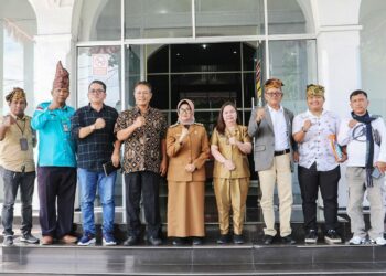 Wali Kota Pematangsiantar dr. Susanti Dewayani SpA Terima Panitia Pesta Paduan Suara Gerejawi (Pesparawi) Seksi Bapa GKPS Distrik I.