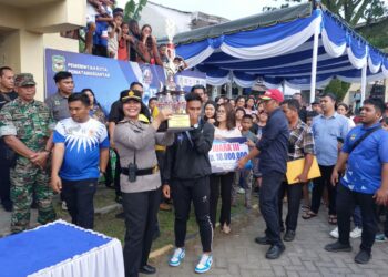 Penutupan Pertandingan Sepakbola U-17 2024, Kapolsek Siantar Marihat Hadir & Berikan Pengamanan.