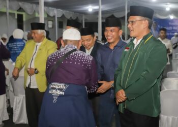 Wali Kota Pematangsiantar dr Susanti Dewayani Sp.A Diwakili Sekda Junaedi Antonius Sitanggang SSTP MSi Menyambut Kepulangan jamaah Haji/Hajjah Dari Tanah Suci.