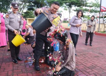 Kapolres Simalungun Pimpin Upacara Kenaikan Pangkat & Pelepasan Purnabakti Personel Periode 1 Juli 2024.