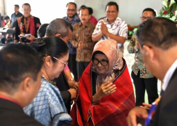 Wali Kota Pematangsiantar dr. Susanti Dewayani SpA Hadiri Pesta Pembangunan GKPI Jemaat Khusus Tomuan di Jalan Narumonda Bawah Kelurahan Tomuan Kecamatan Sianțar Timur.