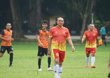 Pj Bupati Langkat Faisal Hasrimy Galang Persahabatan Dengan Pertandingan Bola.