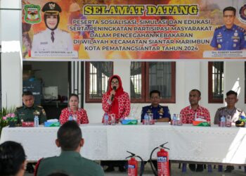Wali Kota dr. Susanti Dewayani SpA Hadiri Acara Edukasi & Simulasi Pemadaman Kebakaran, di Kantor Camat Siantar Marimbun.