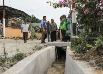 Wali Kota dr. Susanti Tinjau Pekerjaan Rehabilitasi Drainase Dari Anggaran Dana Kelurahan Tahun 2024.