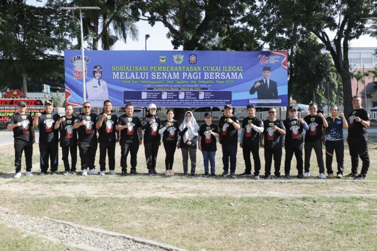 Wali Kota dr. Susanti Hadiri Acara Sosialisasi Pemberantasan Cukai Ilegal Melalui Senam Pagi Bersama untuk Kota Pematangsiantar Sehat, Sejahtera, dan Berkualitas Tahun 2024.