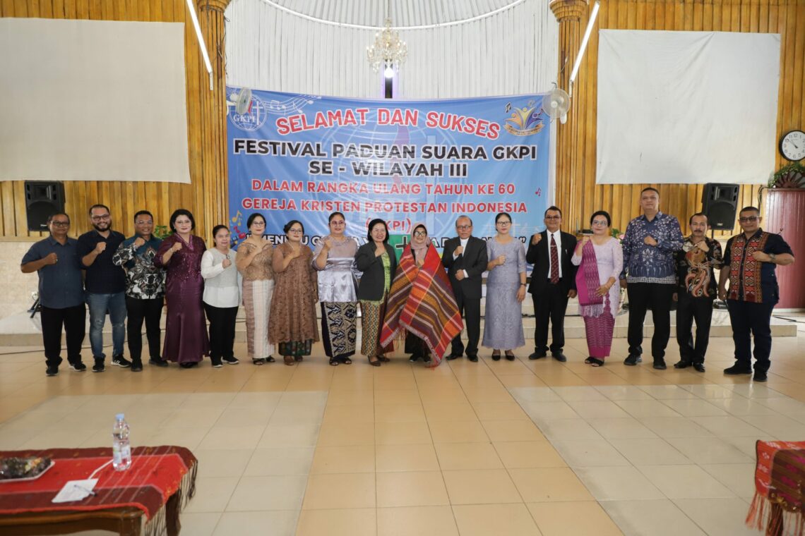 Wali Kota dr. Susanti Hadiri Acara Pembukaan Festival Paduan Suara GKPI Se - Wilayah III, di GKPI JK Bukit Sion Martoba.