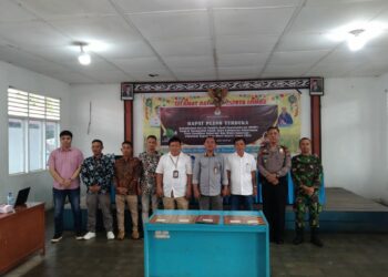 Kapolsek Tanah Jawa Hadiri Rapat Pleno Terbuka Rekapitulasi Daftar Pemilih di Kecamatan Tanah Jawa.