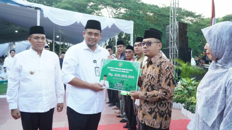 Walikota Medan Hadiahkan Umroh Kepada Warga Langkat Dalam Safari Dakwah & Tabligh Akbar, Dukung Kesuksesan PON XXI Aceh - Sumut 2024.