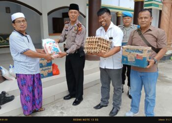 Kapolsek Tanah Jawa Gelar Jumat Curhat & Santuni Tuan Guru Batak di Nagori Jawa Tongah.