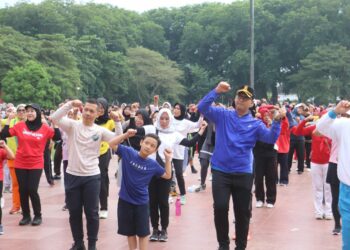 Kapolres Langkat Hadiri CFD Perdana di Lapangan Alun - Alun Jalan Tengku Amir Hamzah.