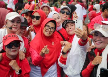 Wali Kota dr. Susanti Hadiri Car Free Day (CFD) Bertajuk Gempita Kemerdekaan Republik Indonesia Ke - 79.