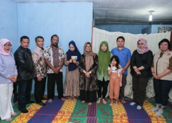 Wali Kota dr. Susanti Kunjungi & Memberi Bantuan Kepada Dua Keluarga Korban Hanyut di Sungai Bah Bolon.