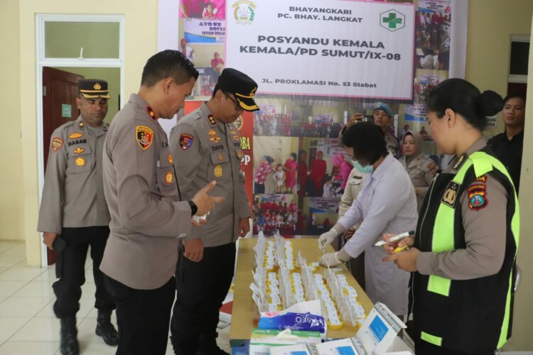 Berikan Contoh Kepada Anggota, Kapolres Langkat Ikut Tes Urine.
