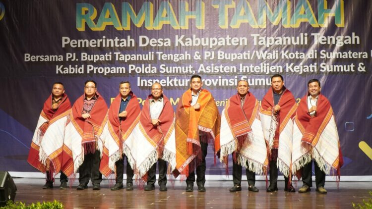 Pj Bupati Langkat Faisal Hasrimy Ungkap Keberhasilan Program "Bubur Pedas" Saat Ramah Tamah Dengan Pemdes Se - Pemkab Tapteng.