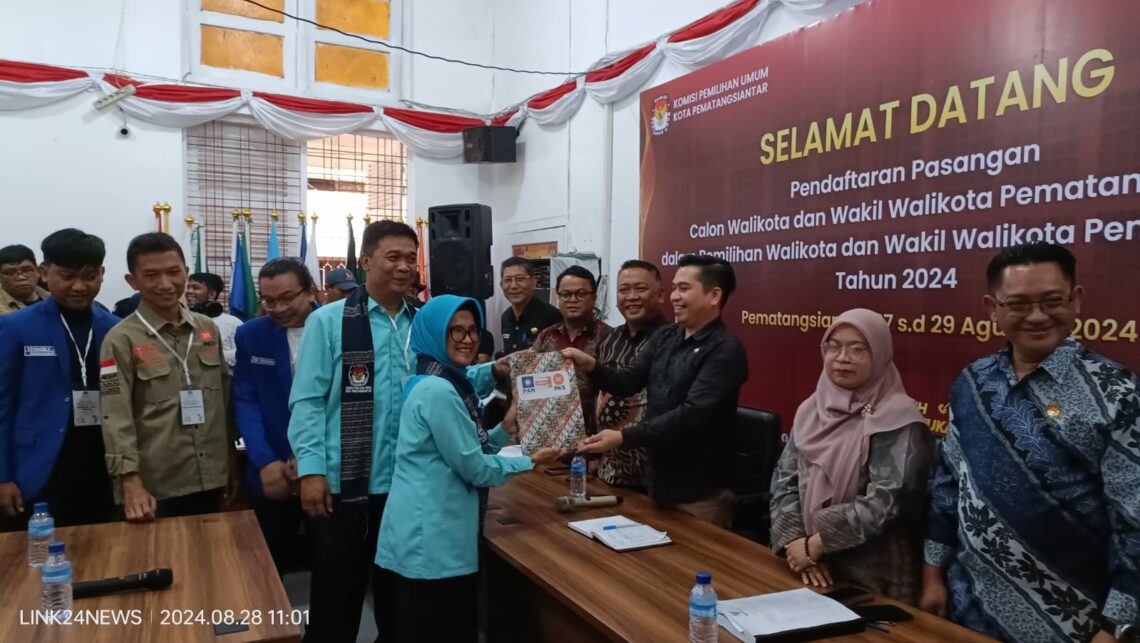 Diusung Tiga Partai Pasangan Susanti - Ronald Daftar Ke KPU Sebagai Calon Walikota & Wakil Walikota Pematangsiantar.