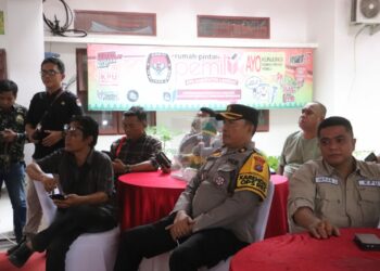 Polres Langkat Laksanakan Pengamanan di Hari Kedua Pendaftaran Bakal Calon Bupati & Wakil Bupati Langkat.