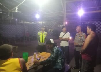 Polsek Tanah Jawa Gelar Patroli Dialogis di Cafe 88, Nagori Bosar Galugur Untuk Cegah Gangguan Kamtibmas.