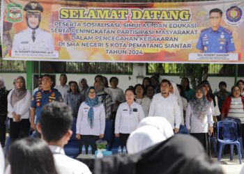 Wali Kota dr Susanti Dewayani SpA Buka Kegiatan Sosialisasi & Edukasi Pemadam Kebakaran di SMA Negeri 5 Kota Pematangsiantar.