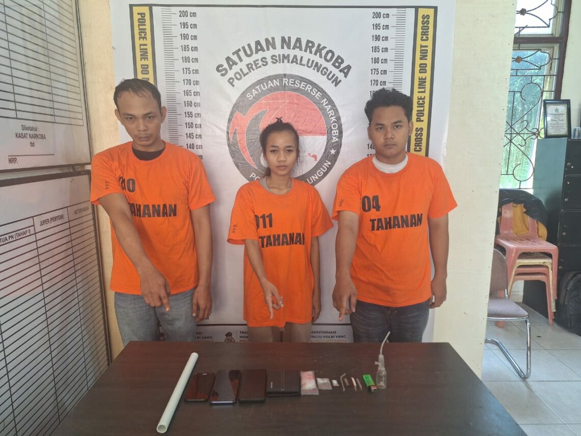 Polres Simalungun Polda Sumut Berhasil Amankan Tiga Tersangka Narkotika di Hotel Sundari.