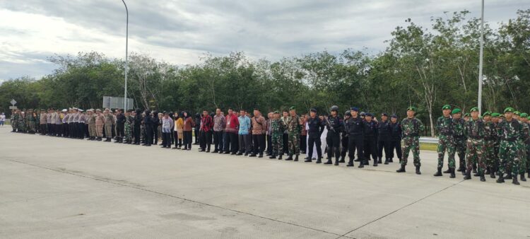 Pengecekan Terakhir Polres Simalungun Kesiapan Pengamanan VVIP Kunjungan Kerja Presiden Joko Widodo di Pintu Tol Sinaksak.
