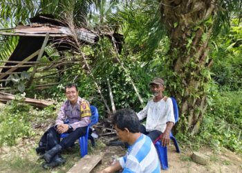 Bhabinkamtibmas Aktif Sambang Desa, Sampaikan Pesan Kamtibmas Menjelang Pilkada 2024.