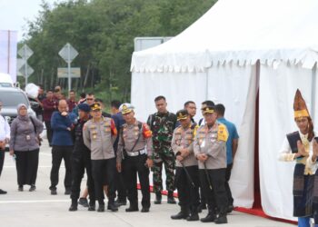 Polres Simalungun Lakukan Pengamanan VVIP Kunjungan Presiden Jokowi Untuk Resmikan Pintu Tol Sinaksak.