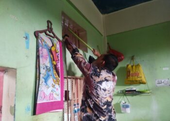 Pengamatan Jurnalis Kompakonline.com Saat Melakukan Pengecekan Kondisi Bangunan Blok Kamar WBP, Petugas Menemukan Adanya Pemasangan Sambungan Liar Instalasi Listrik & Petugas Langsung Memutus Kabel Arus Listrik.