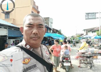 Polsek Perdagangan Gelar Patroli Dialogis di Pajak Tradisional Pematang Bandar Untuk Jaga Kamtibmas Jelang Pemilu 2024.