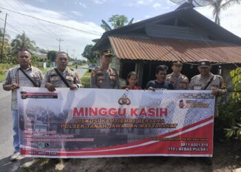 Kapolsek Tanah Jawa Gelar "Minggu Kasih" & Bagikan Sembako kepada Warga Kurang Mampu di Huta IV Sosor Tongah.