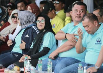 Wali Kota dr. Susanti Hadiri Pembukaan Turnamen Sepakbola Korpri 2024 Antar Kabupaten/Kota Se - Provinsi Sumut Memperebutkan Piala Penasehat Korpri Kota Medan Muhammad Bobby Afif Nasution SE MM.