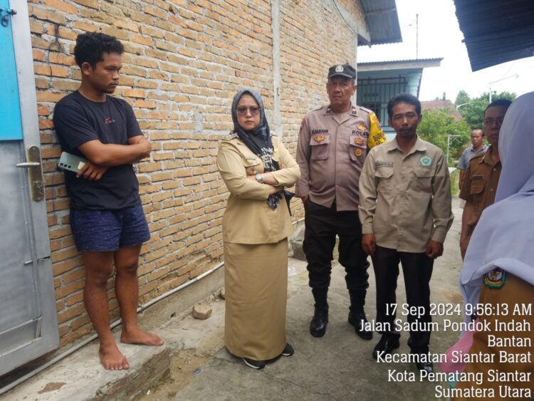 Adanya Pemuda Diduga ODGJ Aniaya Orangtuanya Bhabinkamtibmas Bantan Respon Laporan Warganya.